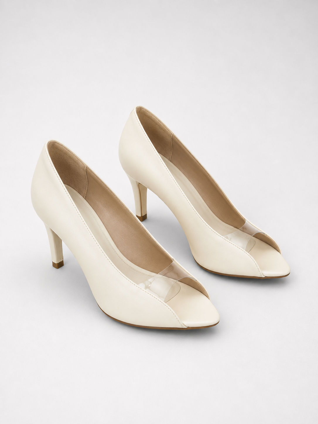 Scarpin com Peep Toe e Detalhe Metalizado - Imagem 4